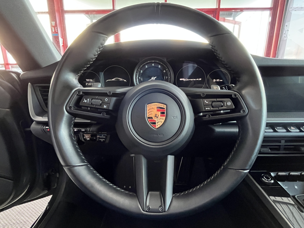 PORSCHE 911 ( 992 ) COUPE  CARRERA 4 S 3,0 450 BI-TURBO PDK TOIT OUVRANT GPS CAMERA 360 APPLE CARPLAY  PHARES MATRIX REGULATEUR ADAPTATIF HIFI BOSE ECHAPPEMENT SPORT JANTES RS SPYDER
