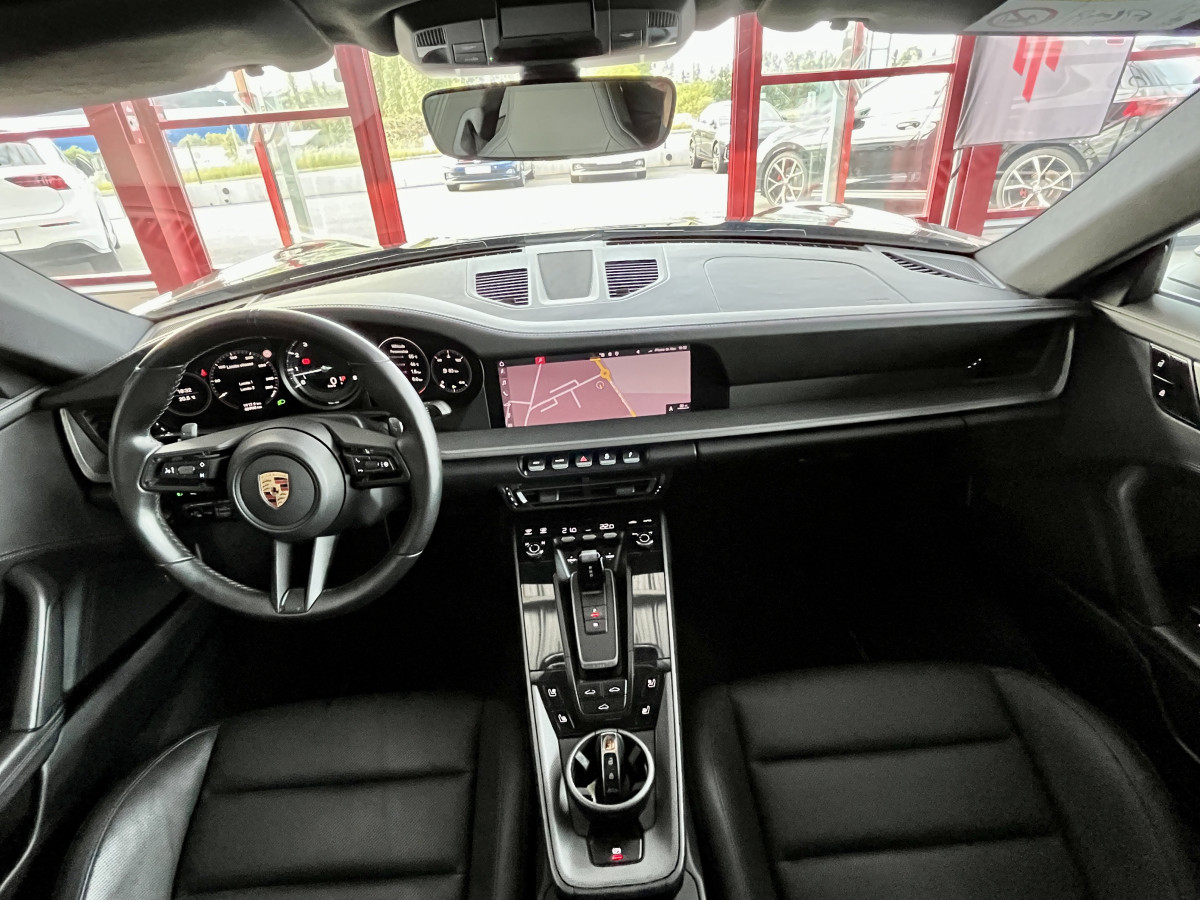 PORSCHE 911 ( 992 ) COUPE  CARRERA 4 S 3,0 450 BI-TURBO PDK TOIT OUVRANT GPS CAMERA 360 APPLE CARPLAY  PHARES MATRIX REGULATEUR ADAPTATIF HIFI BOSE ECHAPPEMENT SPORT JANTES RS SPYDER