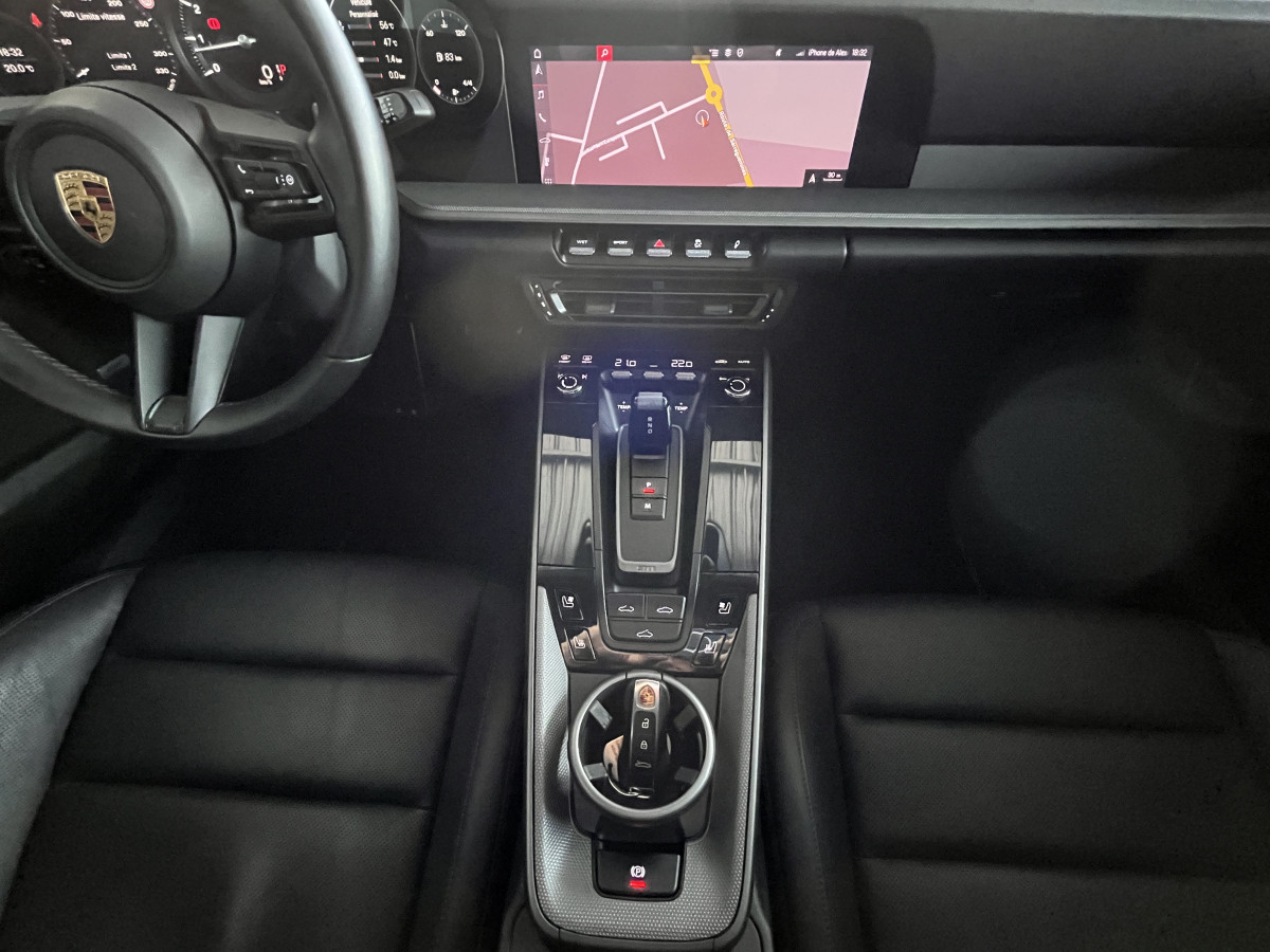 PORSCHE 911 ( 992 ) COUPE  CARRERA 4 S 3,0 450 BI-TURBO PDK TOIT OUVRANT GPS CAMERA 360 APPLE CARPLAY  PHARES MATRIX REGULATEUR ADAPTATIF HIFI BOSE ECHAPPEMENT SPORT JANTES RS SPYDER