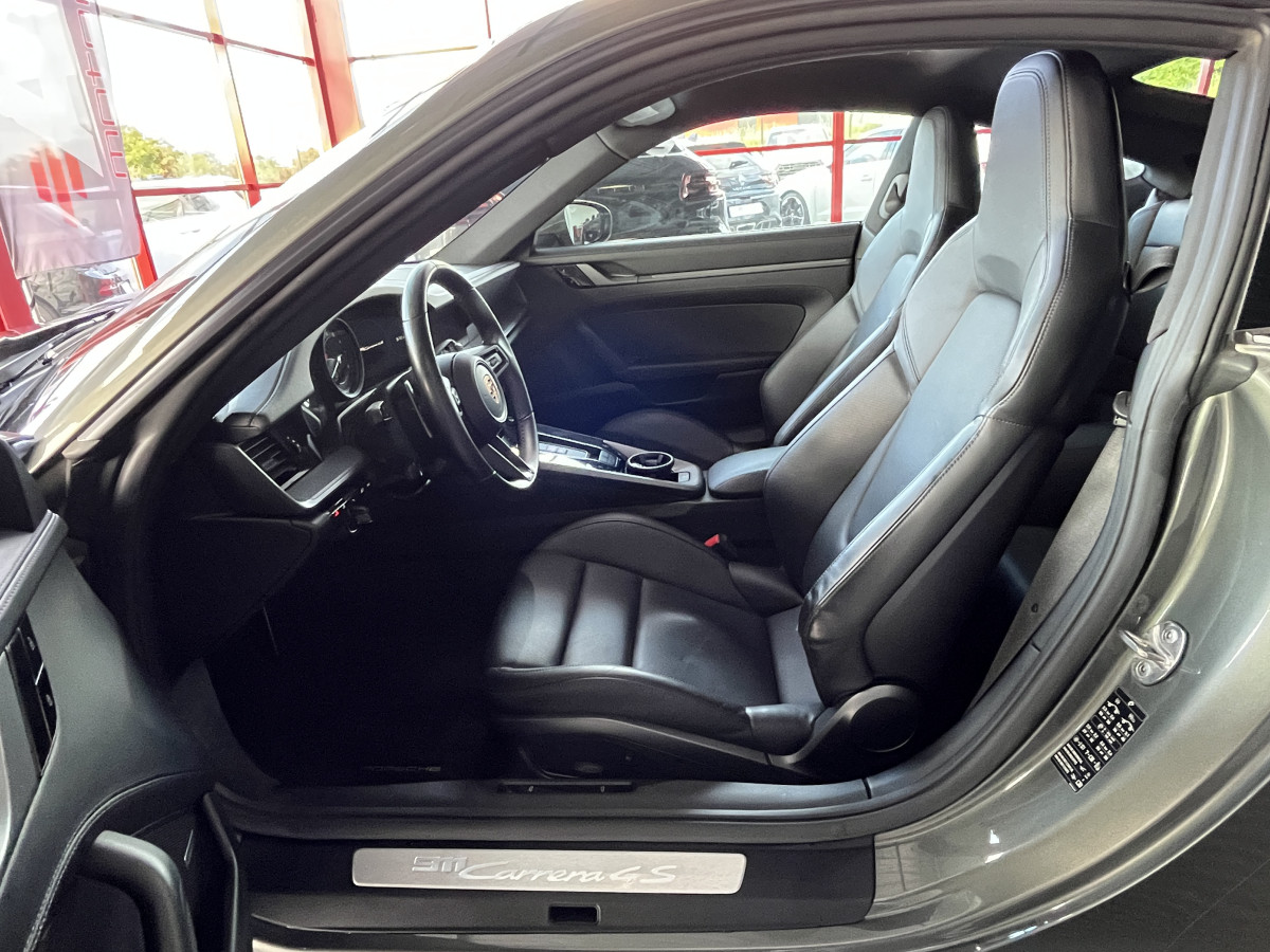 PORSCHE 911 ( 992 ) COUPE  CARRERA 4 S 3,0 450 BI-TURBO PDK TOIT OUVRANT GPS CAMERA 360 APPLE CARPLAY  PHARES MATRIX REGULATEUR ADAPTATIF HIFI BOSE ECHAPPEMENT SPORT JANTES RS SPYDER