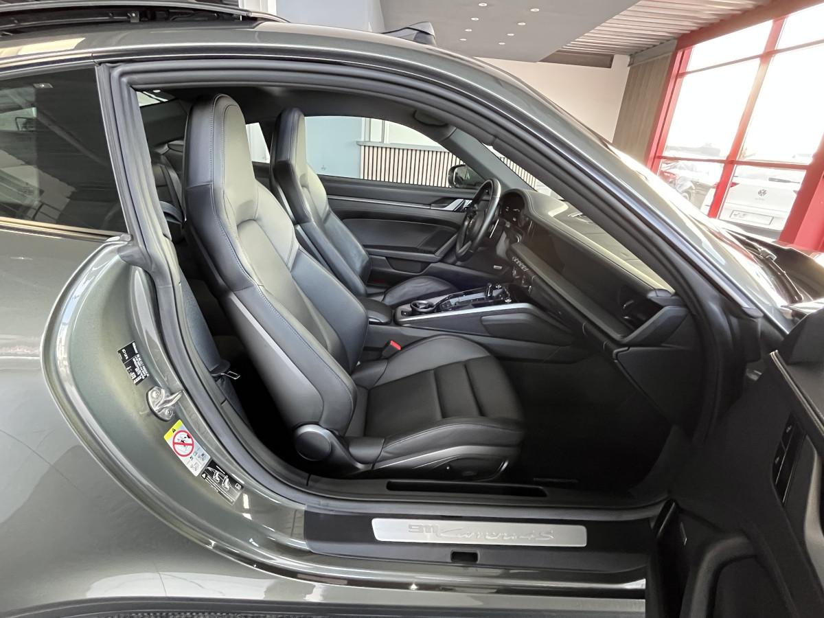 PORSCHE 911 ( 992 ) COUPE  CARRERA 4 S 3,0 450 BI-TURBO PDK TOIT OUVRANT GPS CAMERA 360 APPLE CARPLAY  PHARES MATRIX REGULATEUR ADAPTATIF HIFI BOSE ECHAPPEMENT SPORT JANTES RS SPYDER