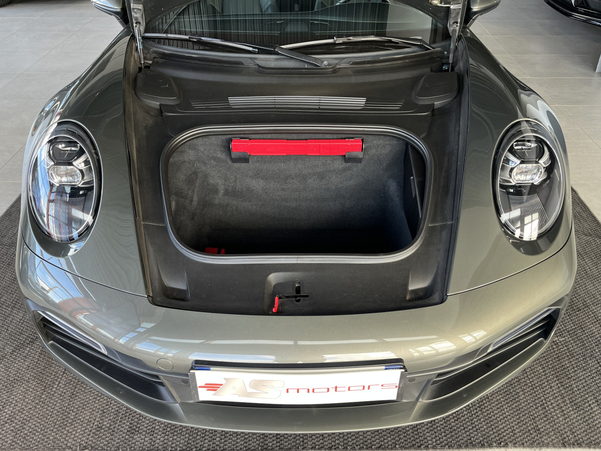 PORSCHE 911 ( 992 ) COUPE  CARRERA 4 S 3,0 450 BI-TURBO PDK TOIT OUVRANT GPS CAMERA 360 APPLE CARPLAY  PHARES MATRIX REGULATEUR ADAPTATIF HIFI BOSE ECHAPPEMENT SPORT JANTES RS SPYDER