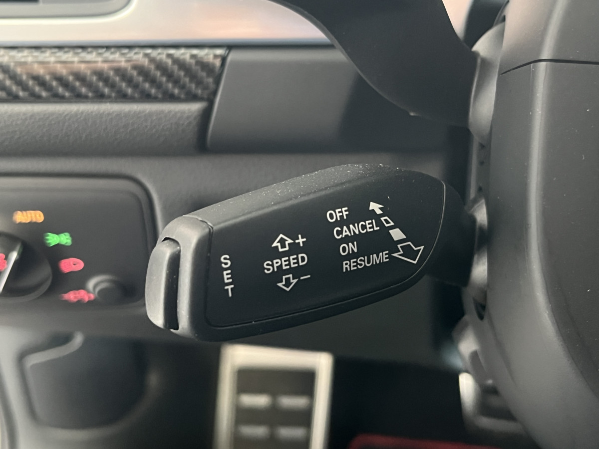 AUDI RS6 AVANT 4,0 V8 TFSI 560 QUATTRO GPS CAMERA KEYLESS HIFI BOSE MATRIX LED  DRIVE SELECT CARBON REGULATEUR SIEGES RECARO RS JANTES 20 EXCELLENT ETAT