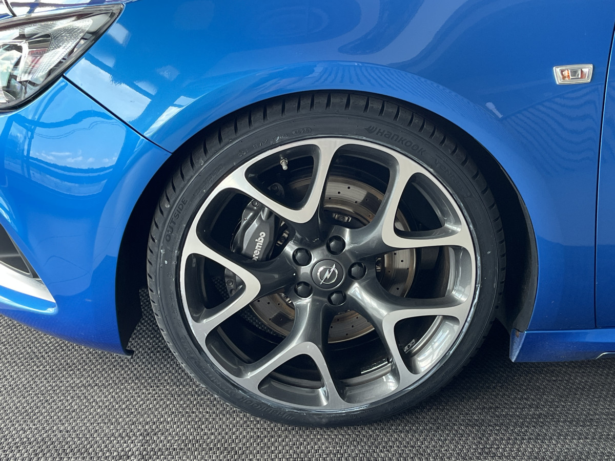 OPEL ASTRA GTC OPC 2,0 TURBO 280 PACK PERFORMANCE HIFI INFINITY GPS SIEGES RECARO PERF JANTES 20 BI-XENON PACK APPARENCE FREIN BREMBO PARK PILOT  EXCELLENT ETAT