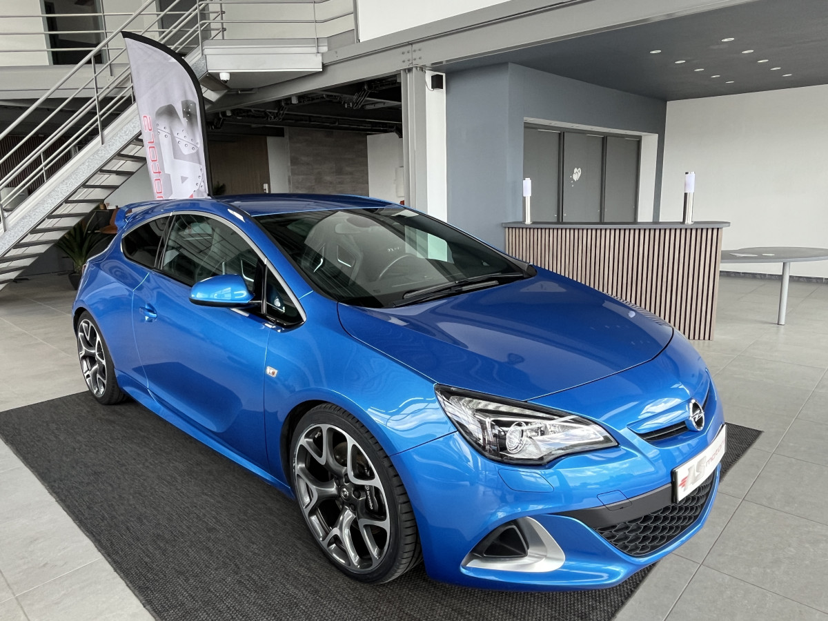 OPEL ASTRA GTC OPC 2,0 TURBO 280 PACK PERFORMANCE HIFI INFINITY GPS SIEGES RECARO PERF JANTES 20 BI-XENON PACK APPARENCE FREIN BREMBO PARK PILOT  EXCELLENT ETAT