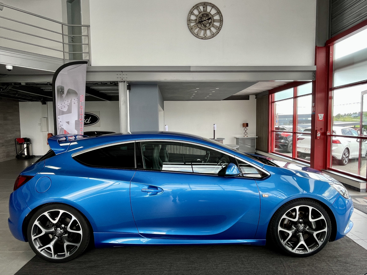 OPEL ASTRA GTC OPC 2,0 TURBO 280 PACK PERFORMANCE HIFI INFINITY GPS SIEGES RECARO PERF JANTES 20 BI-XENON PACK APPARENCE FREIN BREMBO PARK PILOT  EXCELLENT ETAT