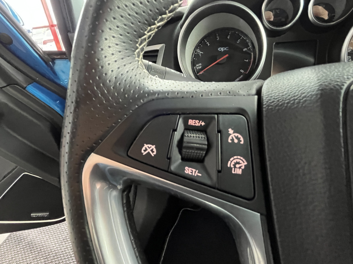 OPEL ASTRA GTC OPC 2,0 TURBO 280 PACK PERFORMANCE HIFI INFINITY GPS SIEGES RECARO PERF JANTES 20 BI-XENON PACK APPARENCE FREIN BREMBO PARK PILOT  EXCELLENT ETAT