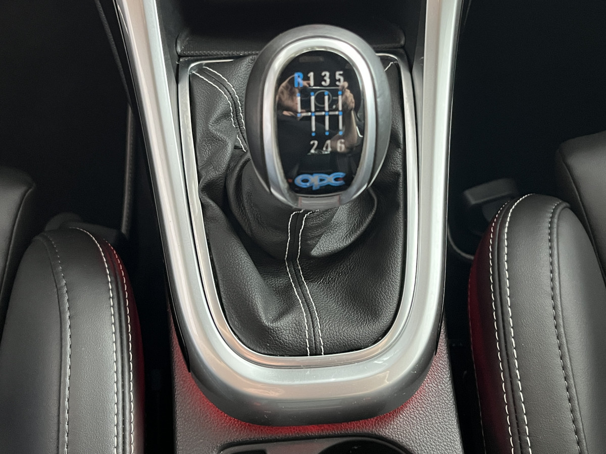 OPEL ASTRA GTC OPC 2,0 TURBO 280 PACK PERFORMANCE HIFI INFINITY GPS SIEGES RECARO PERF JANTES 20 BI-XENON PACK APPARENCE FREIN BREMBO PARK PILOT  EXCELLENT ETAT