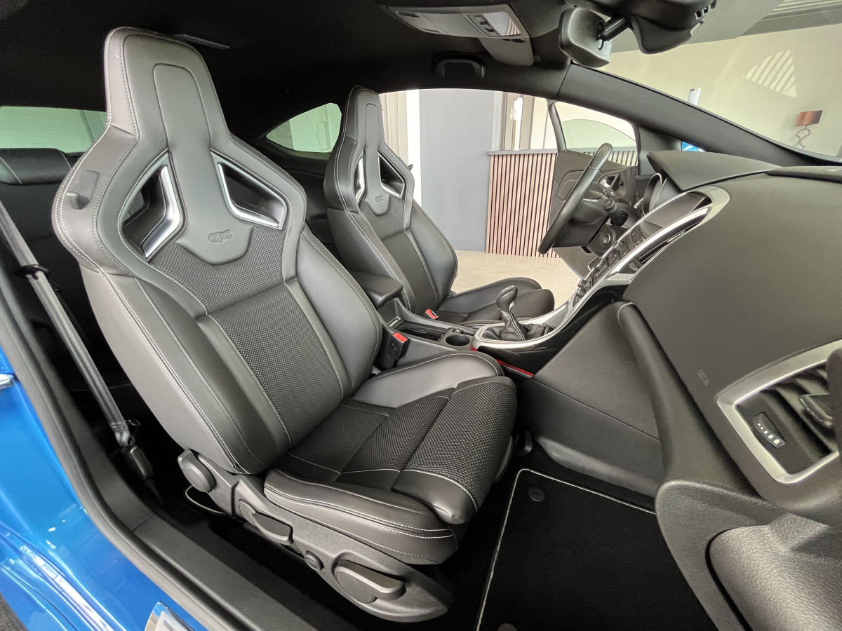 OPEL ASTRA GTC OPC 2,0 TURBO 280 PACK PERFORMANCE HIFI INFINITY GPS SIEGES RECARO PERF JANTES 20 BI-XENON PACK APPARENCE FREIN BREMBO PARK PILOT  EXCELLENT ETAT