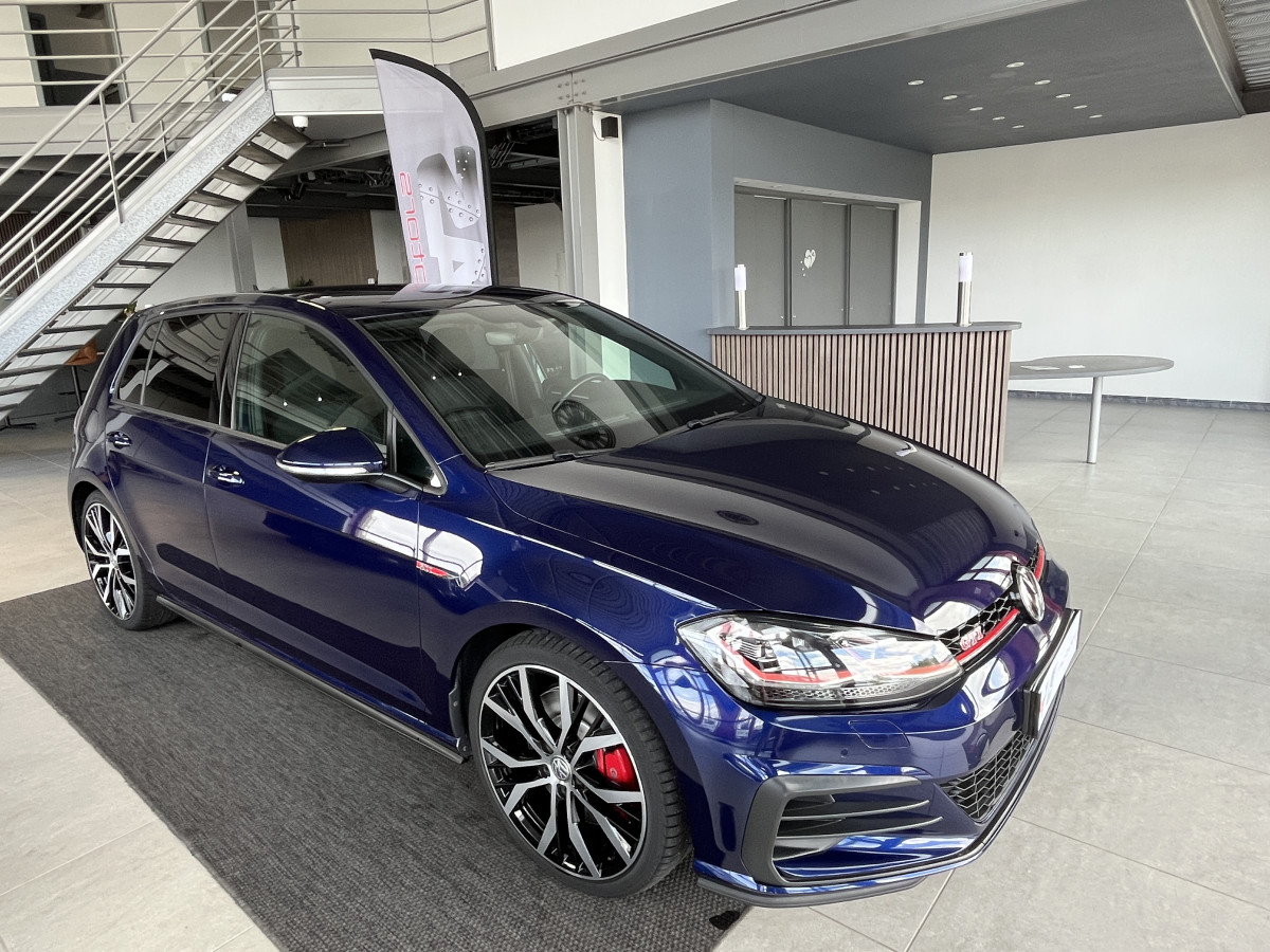 VOLKSWAGEN GOLF 7 2,0 TSI 245 PERFORMANCE  GPS REGULATEUR ADAPTATIF LIMITEUR PARK PILOT  FULL LED AUTO HOLD  JANTES SANTIAGO DIGITAL COCKPIT EXCELLENT ETAT