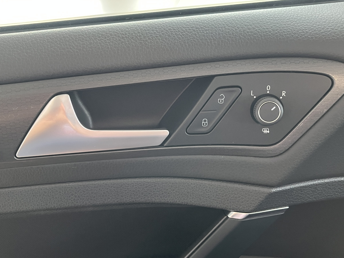 VOLKSWAGEN GOLF 7 2,0 TSI 245 PERFORMANCE  GPS REGULATEUR ADAPTATIF LIMITEUR PARK PILOT  FULL LED AUTO HOLD  JANTES SANTIAGO DIGITAL COCKPIT EXCELLENT ETAT
