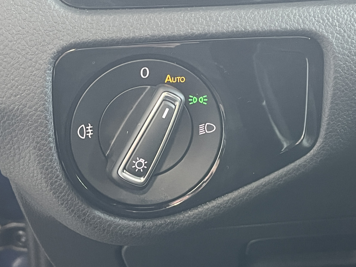 VOLKSWAGEN GOLF 7 2,0 TSI 245 PERFORMANCE  GPS REGULATEUR ADAPTATIF LIMITEUR PARK PILOT  FULL LED AUTO HOLD  JANTES SANTIAGO DIGITAL COCKPIT EXCELLENT ETAT