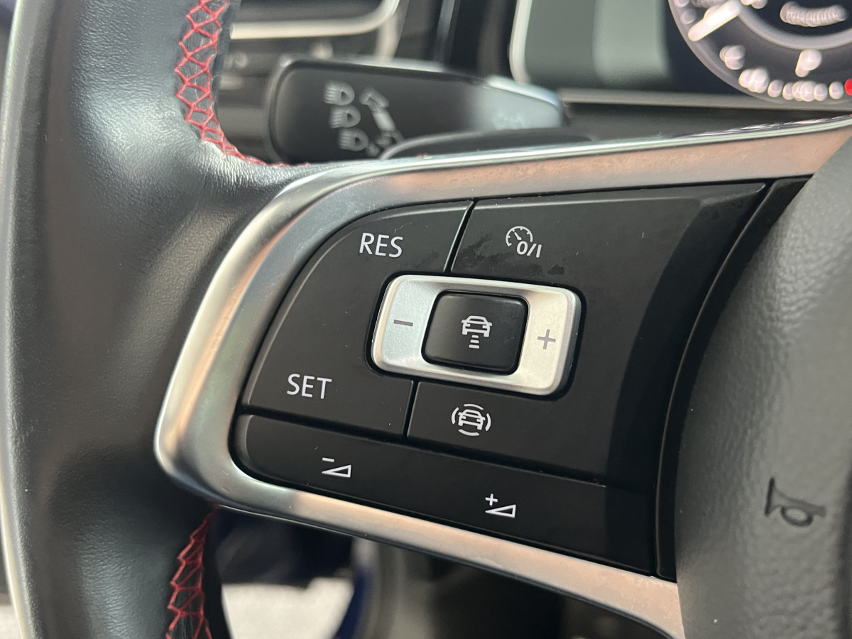 VOLKSWAGEN GOLF 7 2,0 TSI 245 PERFORMANCE  GPS REGULATEUR ADAPTATIF LIMITEUR PARK PILOT  FULL LED AUTO HOLD  JANTES SANTIAGO DIGITAL COCKPIT EXCELLENT ETAT