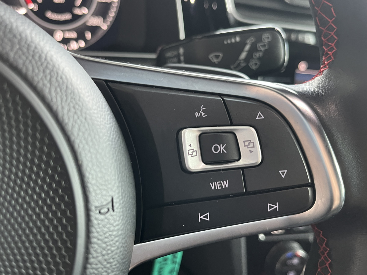 VOLKSWAGEN GOLF 7 2,0 TSI 245 PERFORMANCE  GPS REGULATEUR ADAPTATIF LIMITEUR PARK PILOT  FULL LED AUTO HOLD  JANTES SANTIAGO DIGITAL COCKPIT EXCELLENT ETAT