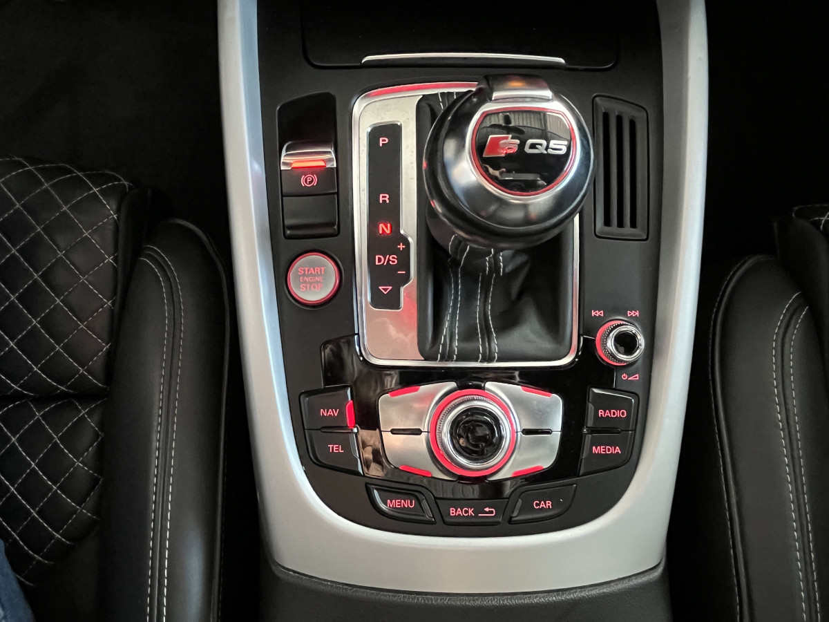 AUDI SQ5 3,0 V6 TDI 340 PLUS  BVA8 QUATTRO  ATTELAGE TOIT PANORAMIQUE OUVRANT  GPS CAMERA HIFI B&O REGULATEUR ADAPTATIF  KEYLESS BI-XENON  PARK PILOT DRIVE SELECT SIEGES MATELASSÉ JANTES 21 EXCELLENT ETAT