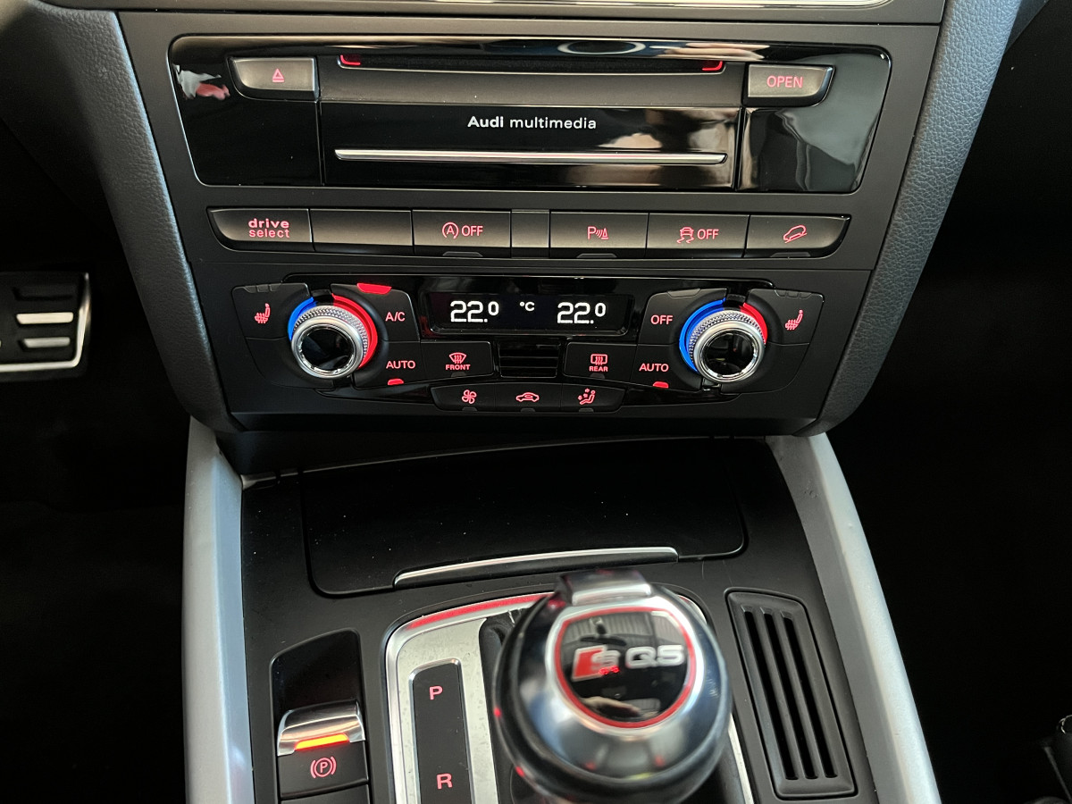 AUDI SQ5 3,0 V6 TDI 340 PLUS  BVA8 QUATTRO  ATTELAGE TOIT PANORAMIQUE OUVRANT  GPS CAMERA HIFI B&O REGULATEUR ADAPTATIF  KEYLESS BI-XENON  PARK PILOT DRIVE SELECT SIEGES MATELASSÉ JANTES 21 EXCELLENT ETAT
