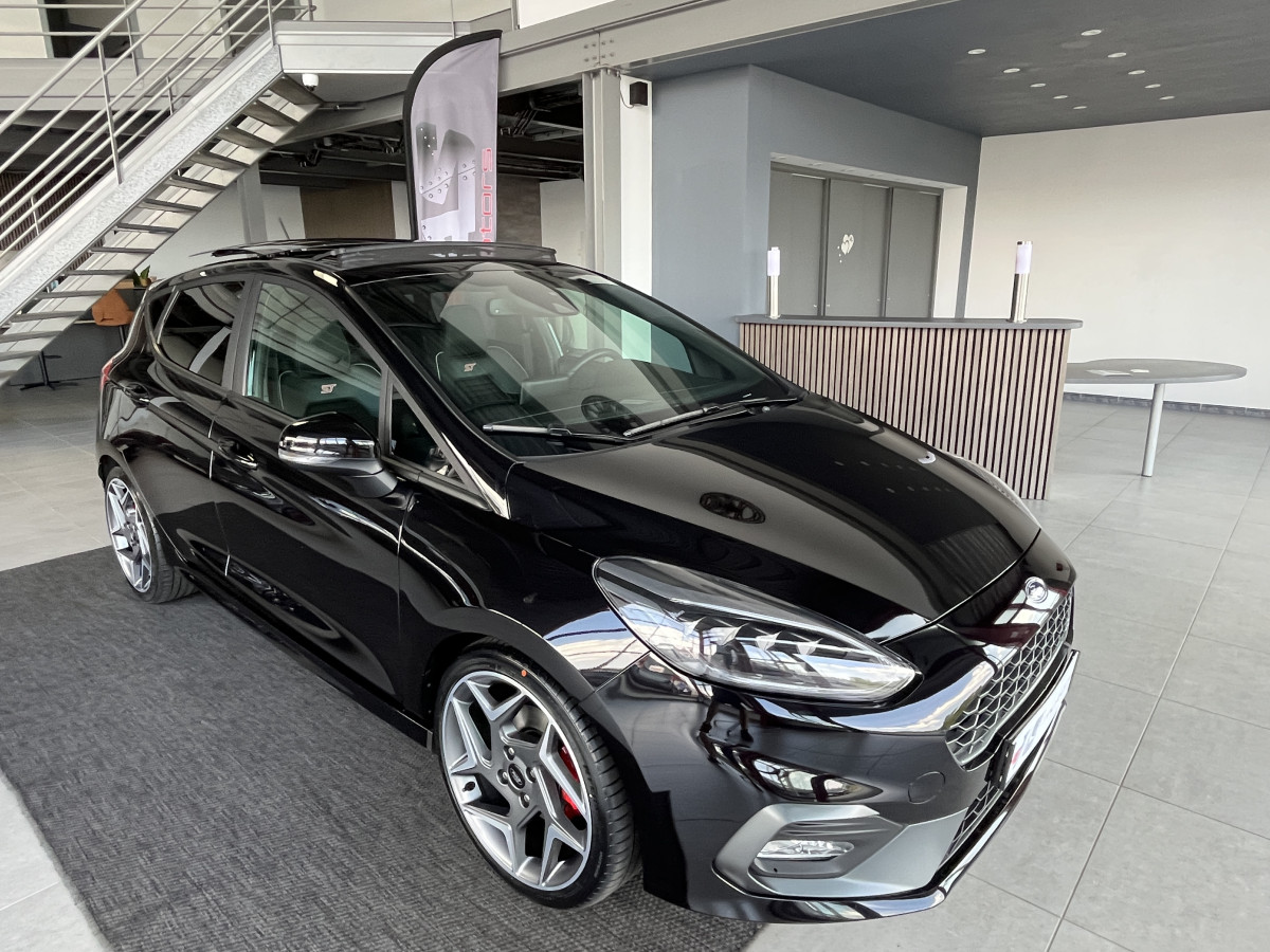 FORD FIESTA 1,5 200  TOIT PANORAMIQUE GPS CAMERA FULL LED REGULATEUR LIMITEUR  CARPLAY PACK HIVER HIFI B&O KEYLESS JANTES 18 EXCELLENT ETAT