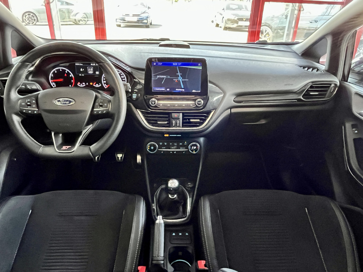 FORD FIESTA 1,5 200  TOIT PANORAMIQUE GPS CAMERA FULL LED REGULATEUR LIMITEUR  CARPLAY PACK HIVER HIFI B&O KEYLESS JANTES 18 EXCELLENT ETAT