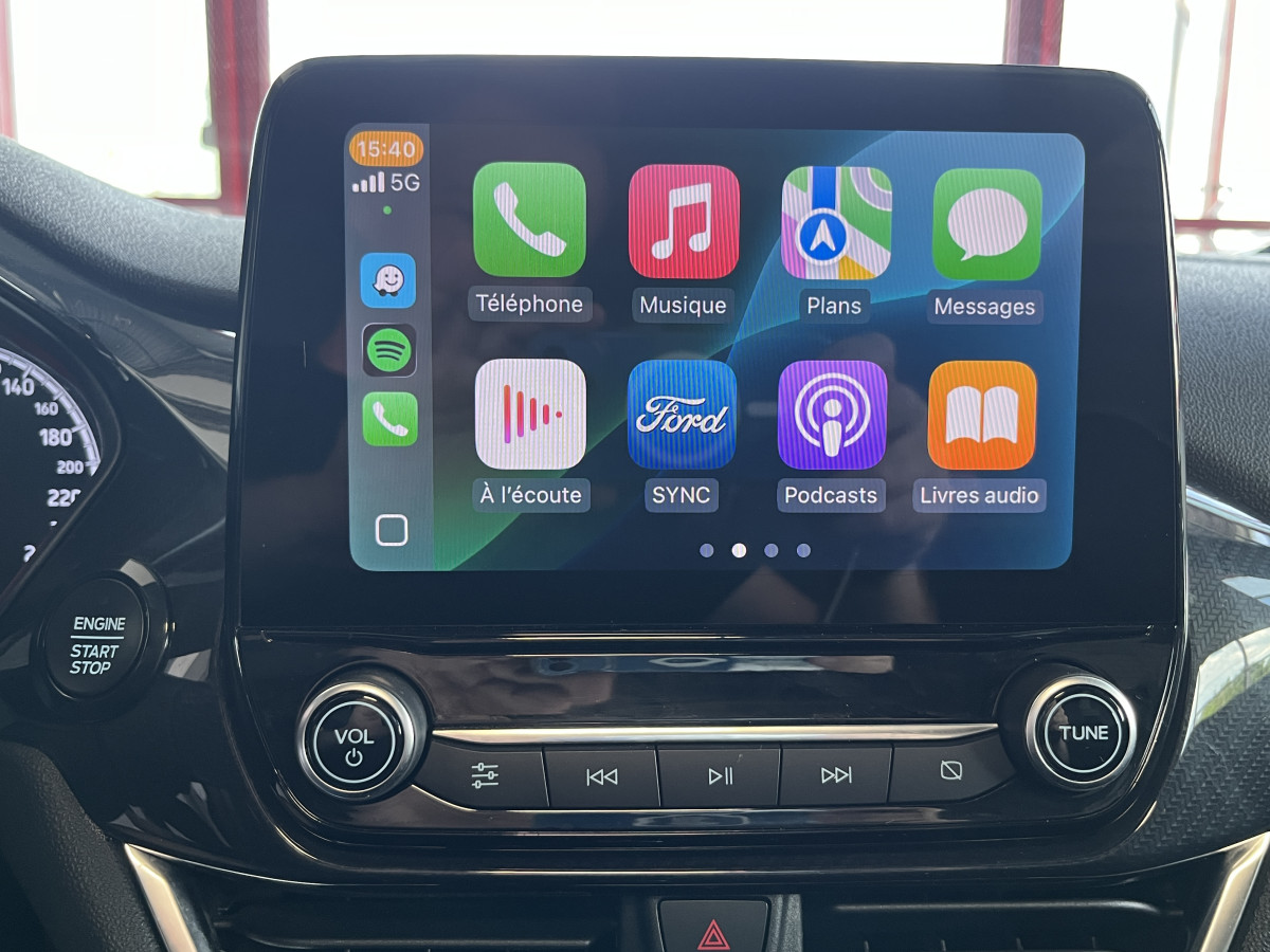 FORD FIESTA 1,5 200  TOIT PANORAMIQUE GPS CAMERA FULL LED REGULATEUR LIMITEUR  CARPLAY PACK HIVER HIFI B&O KEYLESS JANTES 18 EXCELLENT ETAT