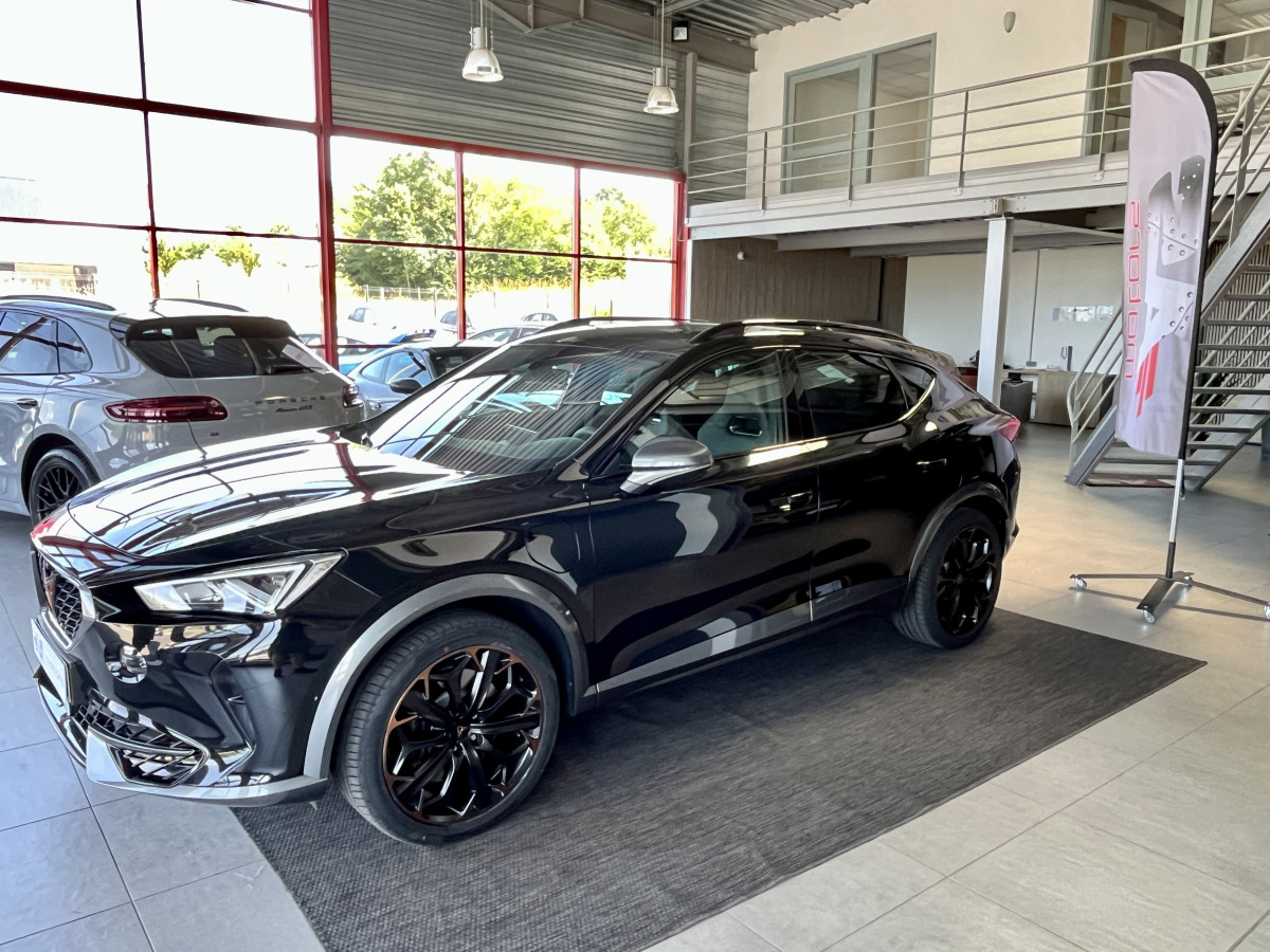 CUPRA FORMENTOR 1,4 E-HYBRID 245 VZ DSG6  GPS CAMERA KEYLESS FULL LED VIRTUAL COCKPIT PARK PILOT DRIVE PROFILE REGULATEUR LIMITEUR JANTES 19 PACK HIVER EXCELLENT ETAT