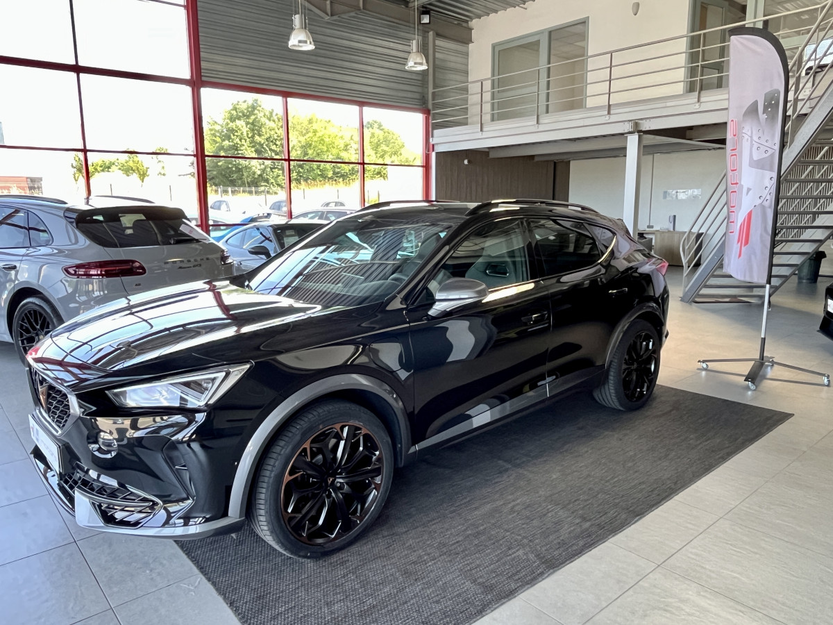 CUPRA FORMENTOR 1,4 E-HYBRID 245 VZ DSG6  GPS CAMERA KEYLESS FULL LED VIRTUAL COCKPIT PARK PILOT DRIVE PROFILE REGULATEUR LIMITEUR JANTES 19 PACK HIVER EXCELLENT ETAT