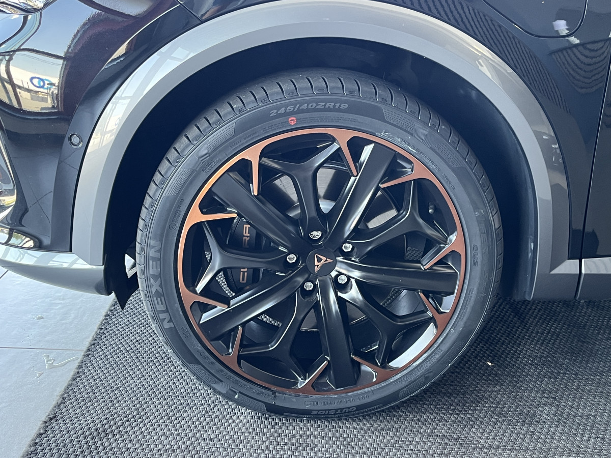 CUPRA FORMENTOR 1,4 E-HYBRID 245 VZ DSG6  GPS CAMERA KEYLESS FULL LED VIRTUAL COCKPIT PARK PILOT DRIVE PROFILE REGULATEUR LIMITEUR JANTES 19 PACK HIVER EXCELLENT ETAT
