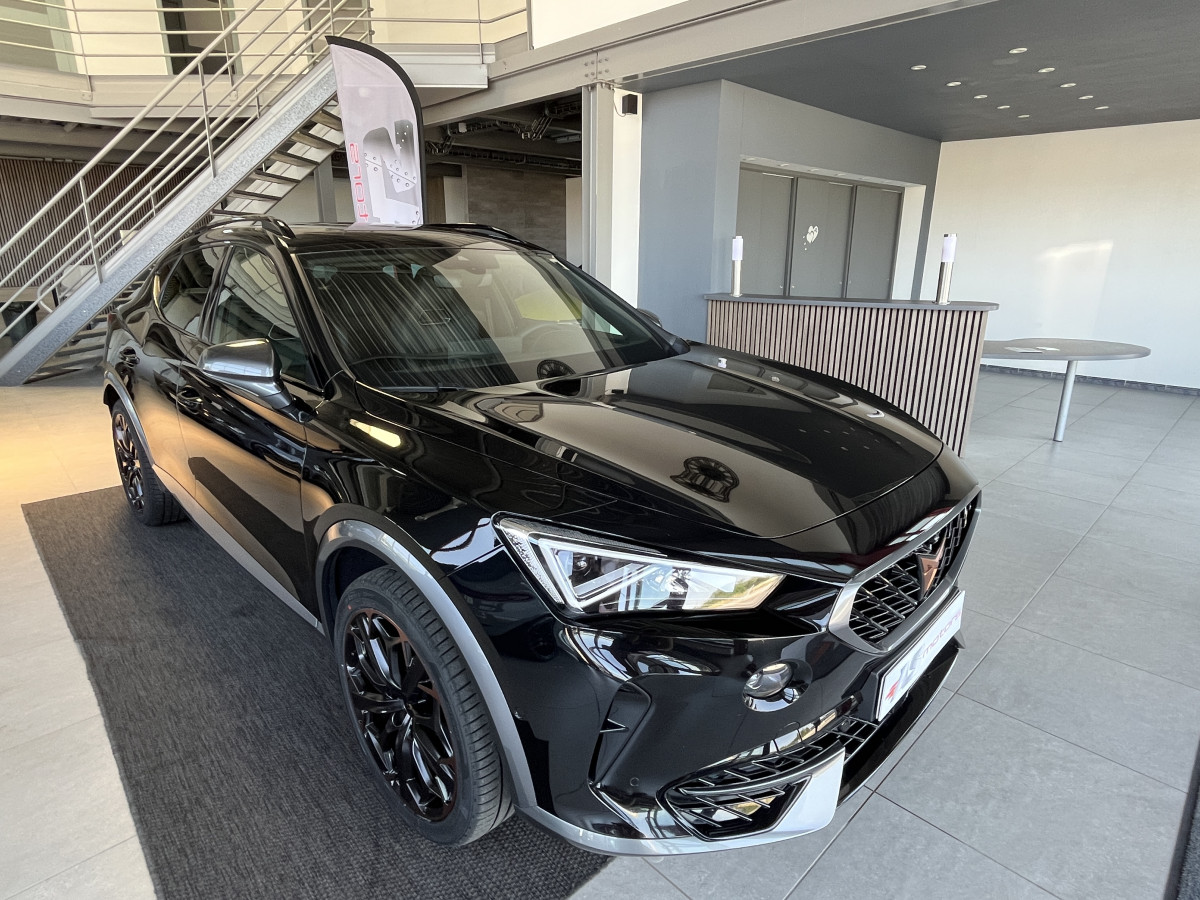 CUPRA FORMENTOR 1,4 E-HYBRID 245 VZ DSG6  GPS CAMERA KEYLESS FULL LED VIRTUAL COCKPIT PARK PILOT DRIVE PROFILE REGULATEUR LIMITEUR JANTES 19 PACK HIVER EXCELLENT ETAT