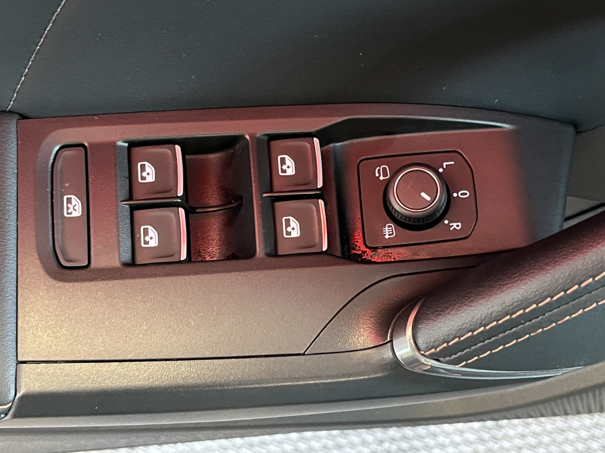 CUPRA FORMENTOR 1,4 E-HYBRID 245 VZ DSG6  GPS CAMERA KEYLESS FULL LED VIRTUAL COCKPIT PARK PILOT DRIVE PROFILE REGULATEUR LIMITEUR JANTES 19 PACK HIVER EXCELLENT ETAT