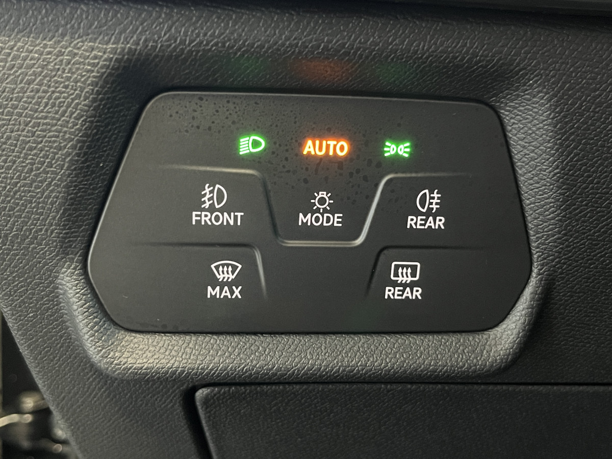 CUPRA FORMENTOR 1,4 E-HYBRID 245 VZ DSG6  GPS CAMERA KEYLESS FULL LED VIRTUAL COCKPIT PARK PILOT DRIVE PROFILE REGULATEUR LIMITEUR JANTES 19 PACK HIVER EXCELLENT ETAT