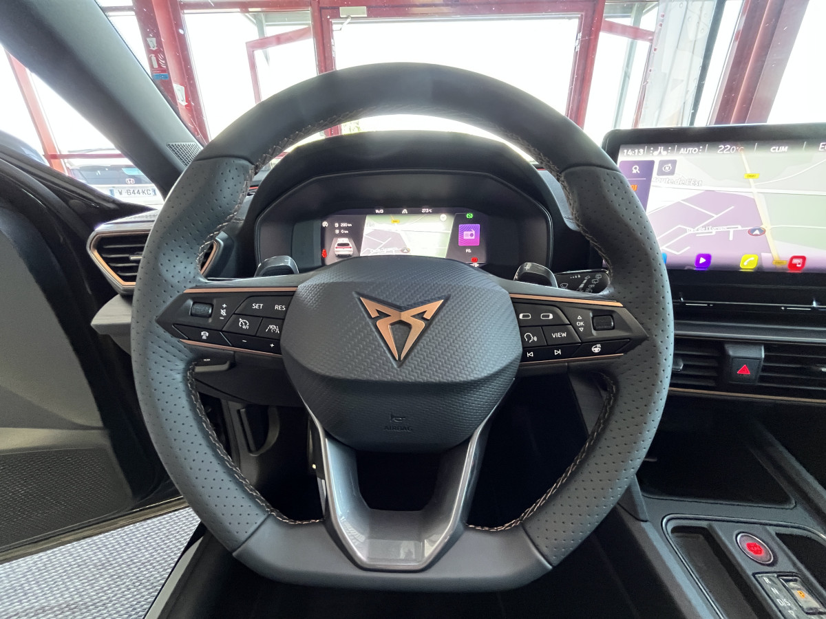 CUPRA FORMENTOR 1,4 E-HYBRID 245 VZ DSG6  GPS CAMERA KEYLESS FULL LED VIRTUAL COCKPIT PARK PILOT DRIVE PROFILE REGULATEUR LIMITEUR JANTES 19 PACK HIVER EXCELLENT ETAT