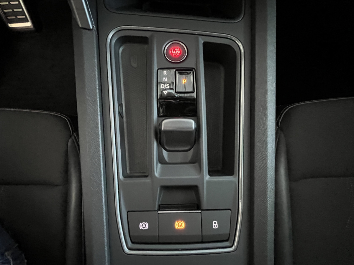 CUPRA FORMENTOR 1,4 E-HYBRID 245 VZ DSG6  GPS CAMERA KEYLESS FULL LED VIRTUAL COCKPIT PARK PILOT DRIVE PROFILE REGULATEUR LIMITEUR JANTES 19 PACK HIVER EXCELLENT ETAT