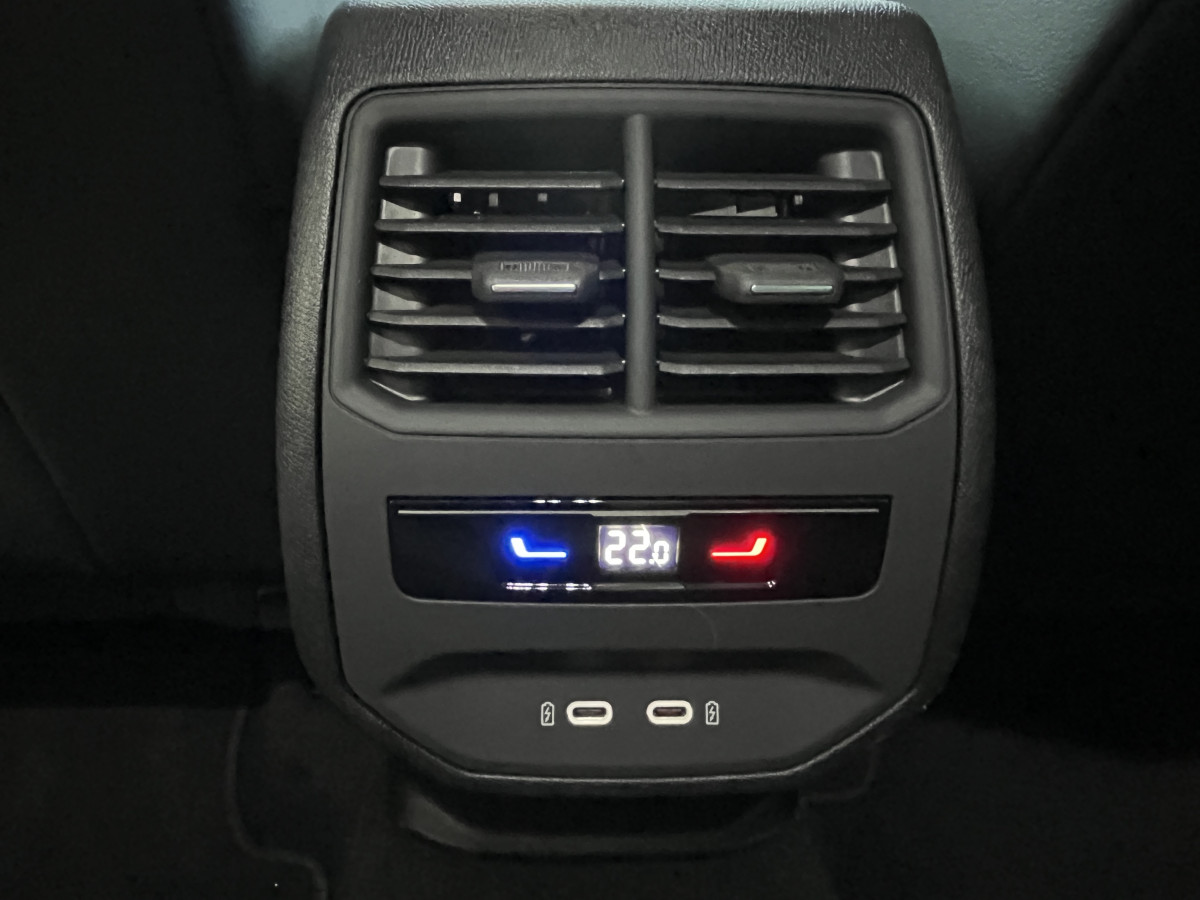 CUPRA FORMENTOR 1,4 E-HYBRID 245 VZ DSG6  GPS CAMERA KEYLESS FULL LED VIRTUAL COCKPIT PARK PILOT DRIVE PROFILE REGULATEUR LIMITEUR JANTES 19 PACK HIVER EXCELLENT ETAT