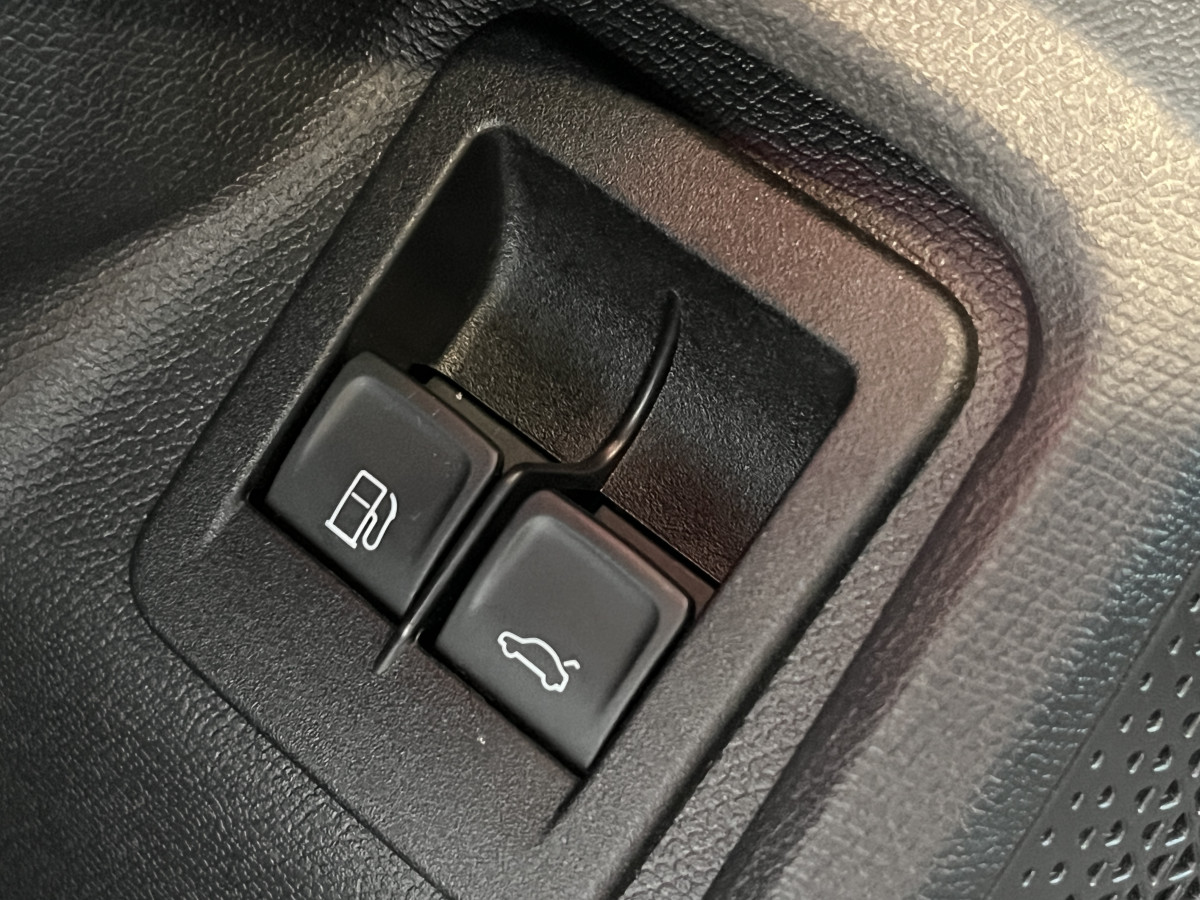 CUPRA FORMENTOR 1,4 E-HYBRID 245 VZ DSG6  GPS CAMERA KEYLESS FULL LED VIRTUAL COCKPIT PARK PILOT DRIVE PROFILE REGULATEUR LIMITEUR JANTES 19 PACK HIVER EXCELLENT ETAT