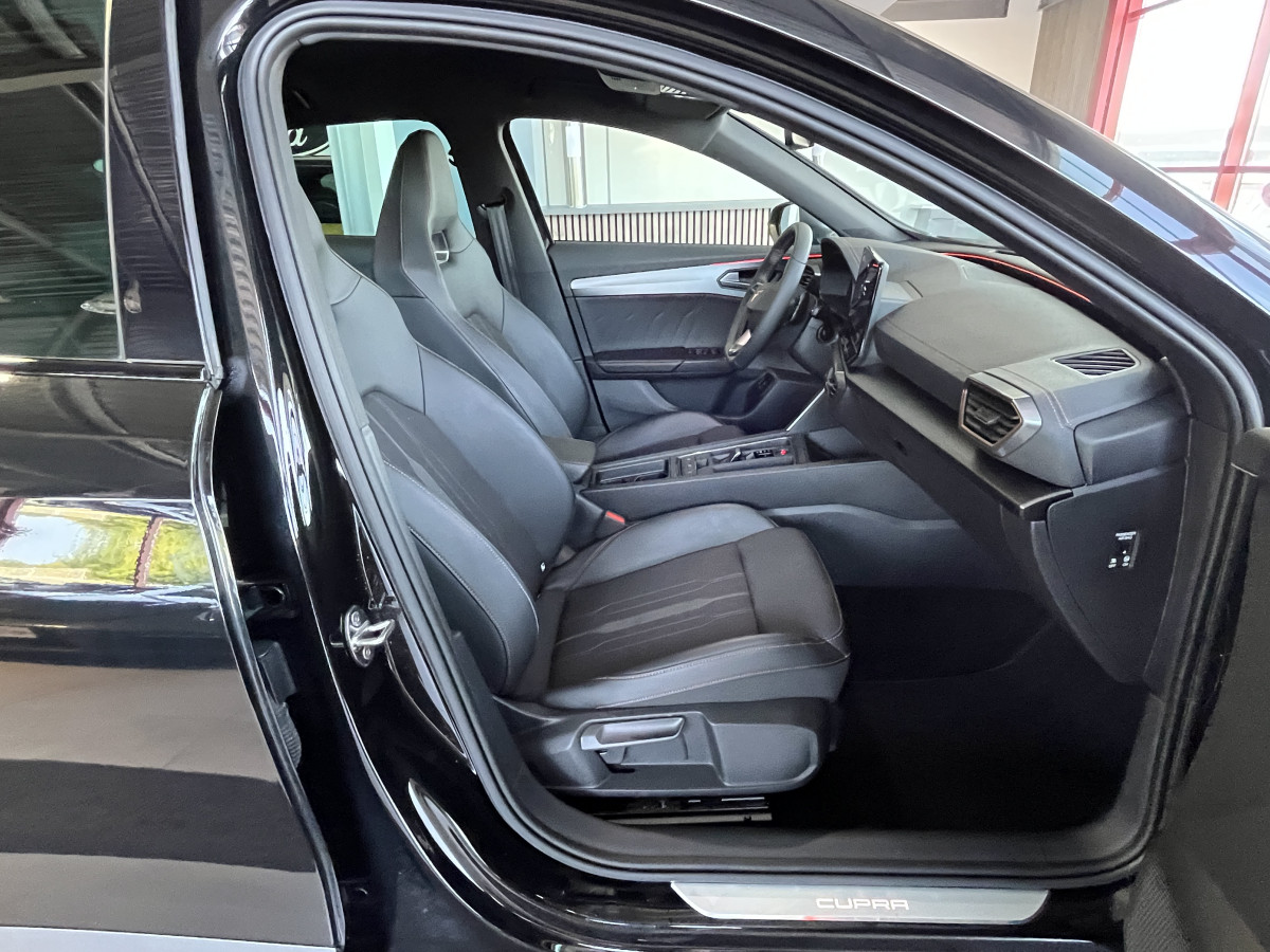 CUPRA FORMENTOR 1,4 E-HYBRID 245 VZ DSG6  GPS CAMERA KEYLESS FULL LED VIRTUAL COCKPIT PARK PILOT DRIVE PROFILE REGULATEUR LIMITEUR JANTES 19 PACK HIVER EXCELLENT ETAT