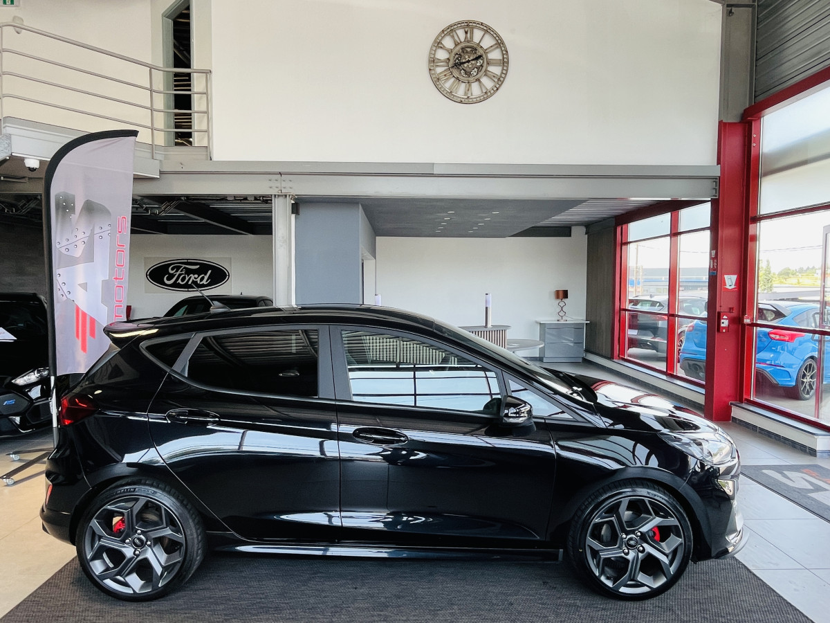 FORD FIESTA ST 1,5 200 PHASE 2  PACK PERFORMANCE DIFFERENTIEL A GLISSEMENT  GPS CAMERA REGULATEUR LIMITEUR  PACK HIVER FULL LED KEYLESS VIRTUAL COCKPIT ETAT NEUF