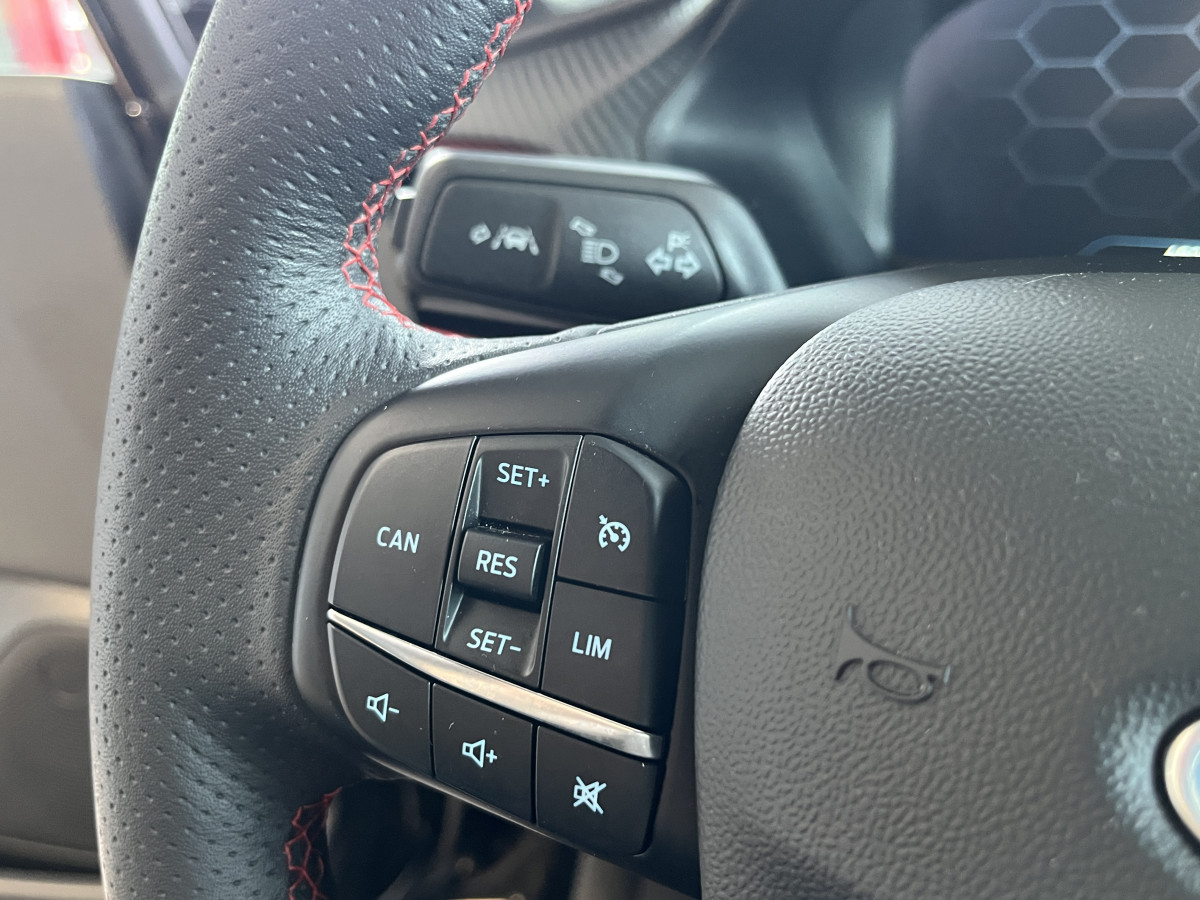 FORD FIESTA ST 1,5 200 PHASE 2  PACK PERFORMANCE DIFFERENTIEL A GLISSEMENT  GPS CAMERA REGULATEUR LIMITEUR  PACK HIVER FULL LED KEYLESS VIRTUAL COCKPIT ETAT NEUF