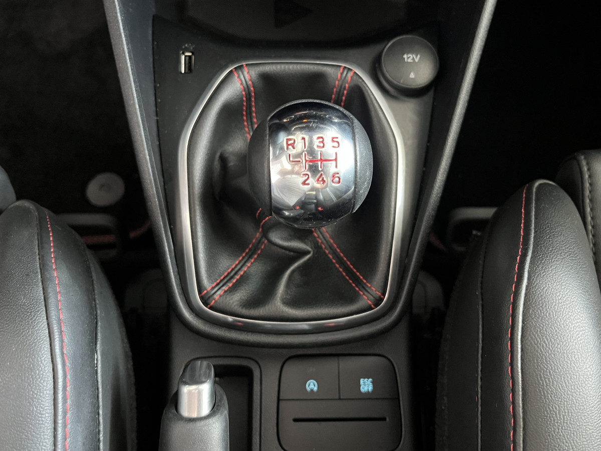FORD FIESTA ST 1,5 200 PHASE 2  PACK PERFORMANCE DIFFERENTIEL A GLISSEMENT  GPS CAMERA REGULATEUR LIMITEUR  PACK HIVER FULL LED KEYLESS VIRTUAL COCKPIT ETAT NEUF