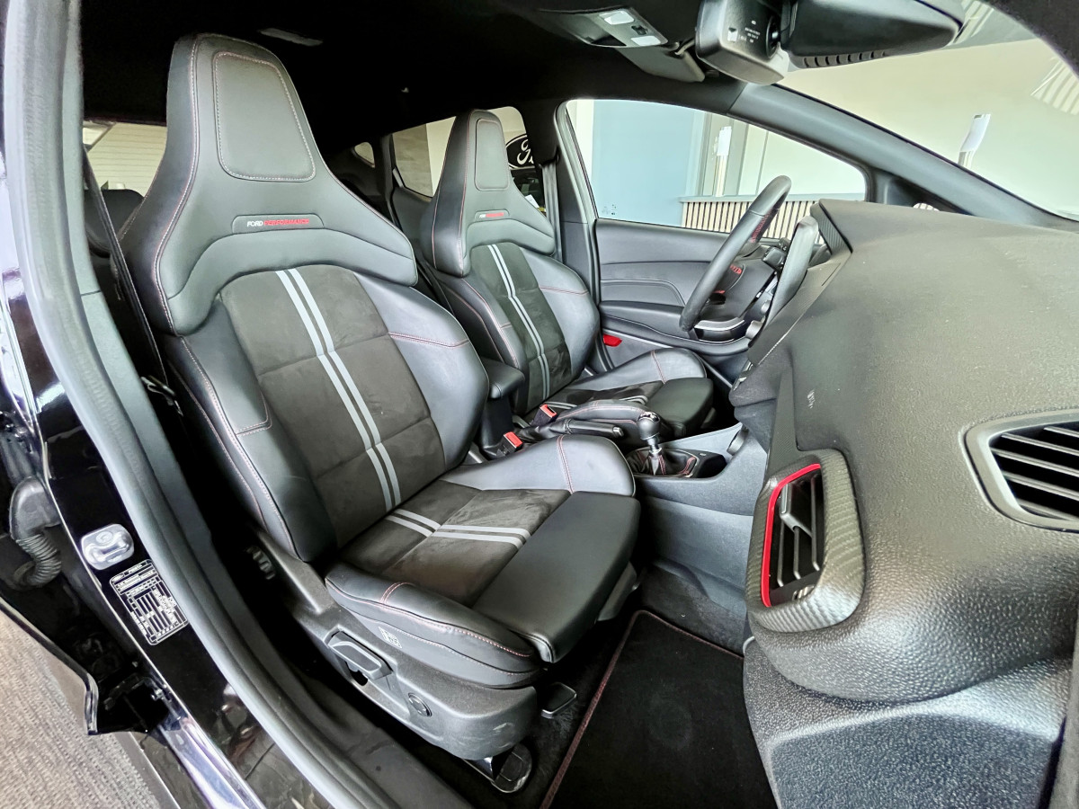 FORD FIESTA ST 1,5 200 PHASE 2  PACK PERFORMANCE DIFFERENTIEL A GLISSEMENT  GPS CAMERA REGULATEUR LIMITEUR  PACK HIVER FULL LED KEYLESS VIRTUAL COCKPIT ETAT NEUF
