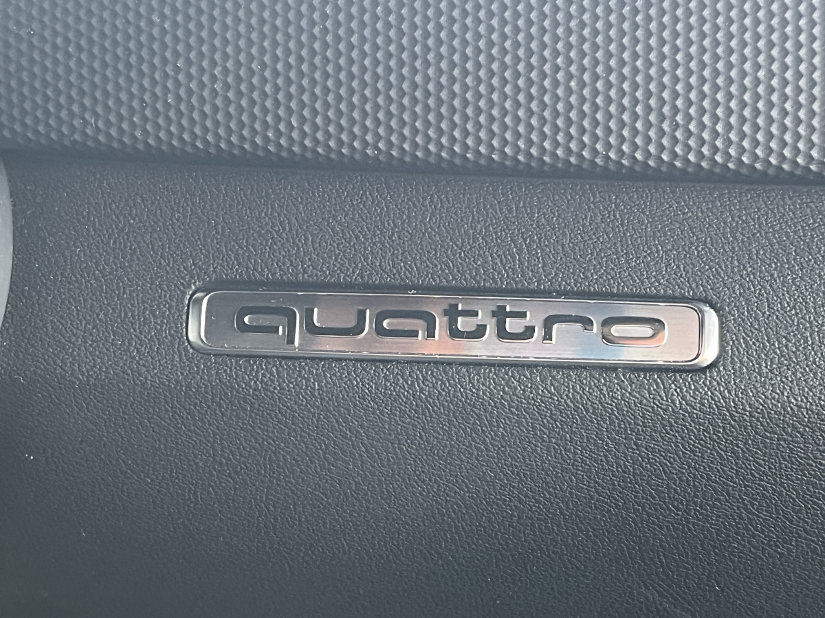 AUDI TTRS 2,5 TFSI 400 QUATTRO S-TRONIC 7 GPS CAMERA PACK CARBON  AUDI MAGNETIC RIDE  DRIVE SELECT REGULATEUR LIMITEUR  ECHAPPEMENT RS HIFI B&O SIEGES RS FEUX FULL LED EXCELLENT ETAT
