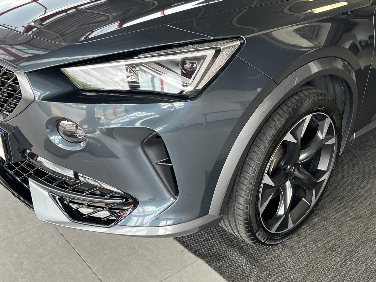 CUPRA FORMENTOR 2,0 TDI 150  GPS CAMERA KEYLESS FULL LED APPLE CARPLAY VIRTUAL COCKPIT PARK PILOT DRIVE PROFILE REGULATEUR LIMITEUR JANTES 19 PACK HIVER EXCELLENT ETAT