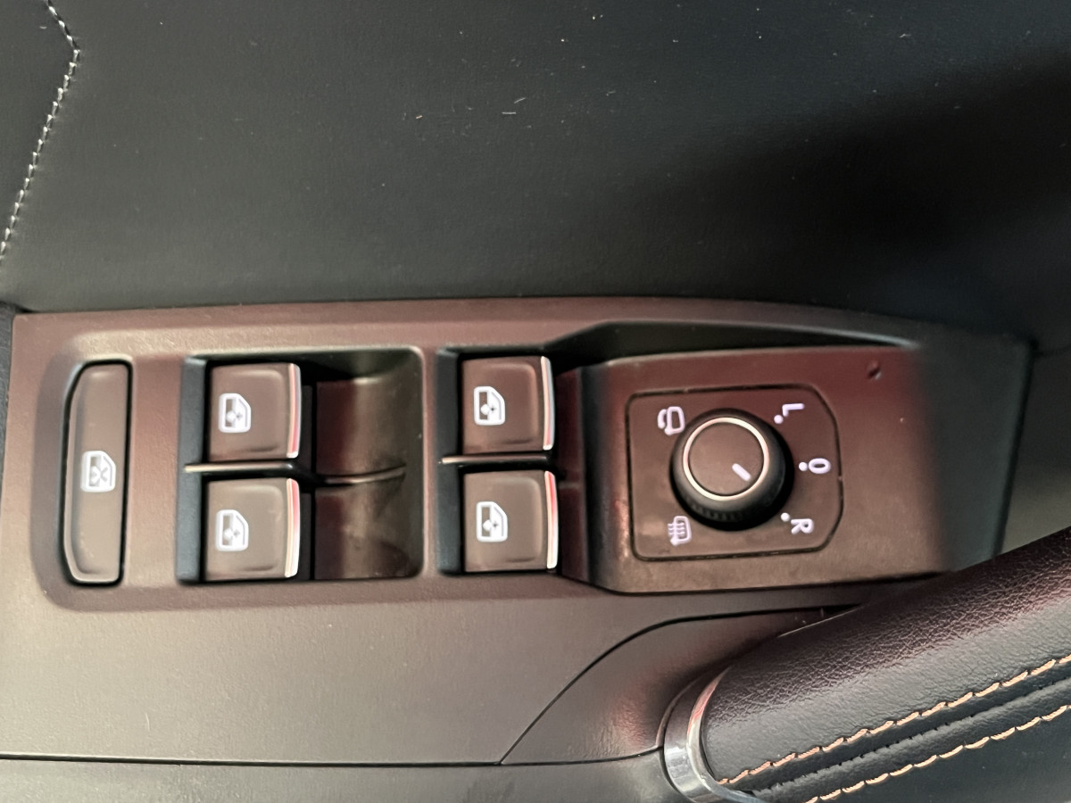CUPRA FORMENTOR 2,0 TDI 150  GPS CAMERA KEYLESS FULL LED APPLE CARPLAY VIRTUAL COCKPIT PARK PILOT DRIVE PROFILE REGULATEUR LIMITEUR JANTES 19 PACK HIVER EXCELLENT ETAT