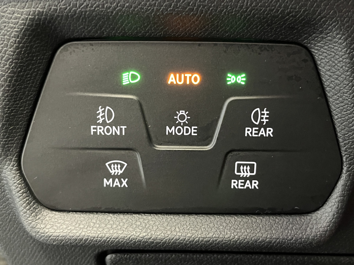CUPRA FORMENTOR 2,0 TDI 150  GPS CAMERA KEYLESS FULL LED APPLE CARPLAY VIRTUAL COCKPIT PARK PILOT DRIVE PROFILE REGULATEUR LIMITEUR JANTES 19 PACK HIVER EXCELLENT ETAT