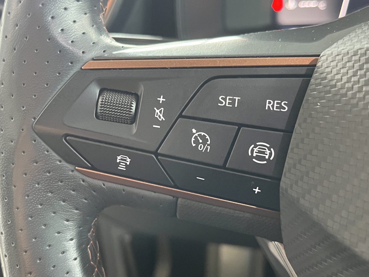 CUPRA FORMENTOR 2,0 TDI 150  GPS CAMERA KEYLESS FULL LED APPLE CARPLAY VIRTUAL COCKPIT PARK PILOT DRIVE PROFILE REGULATEUR LIMITEUR JANTES 19 PACK HIVER EXCELLENT ETAT