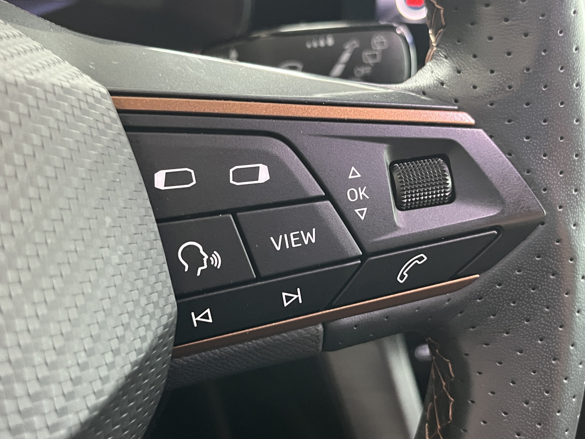 CUPRA FORMENTOR 2,0 TDI 150  GPS CAMERA KEYLESS FULL LED APPLE CARPLAY VIRTUAL COCKPIT PARK PILOT DRIVE PROFILE REGULATEUR LIMITEUR JANTES 19 PACK HIVER EXCELLENT ETAT