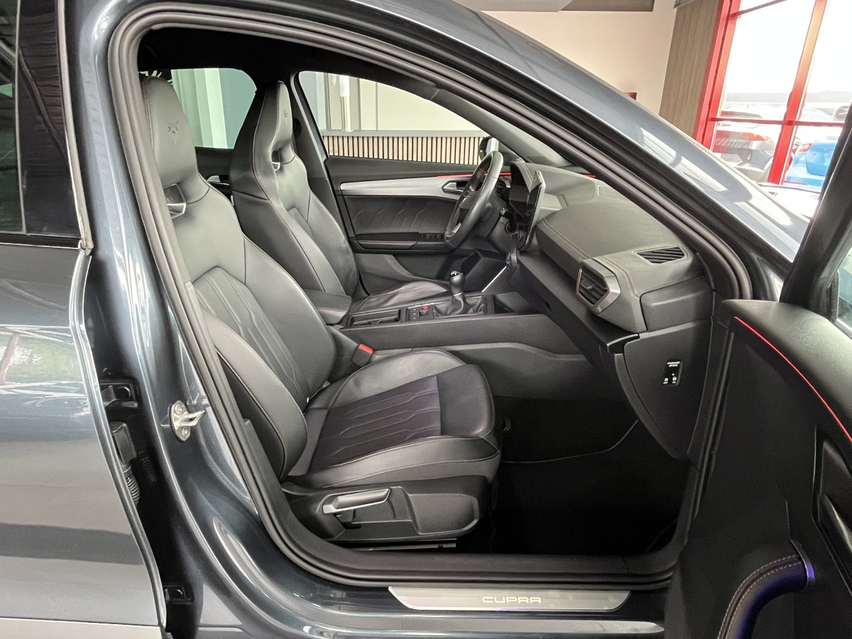 CUPRA FORMENTOR 2,0 TDI 150  GPS CAMERA KEYLESS FULL LED APPLE CARPLAY VIRTUAL COCKPIT PARK PILOT DRIVE PROFILE REGULATEUR LIMITEUR JANTES 19 PACK HIVER EXCELLENT ETAT