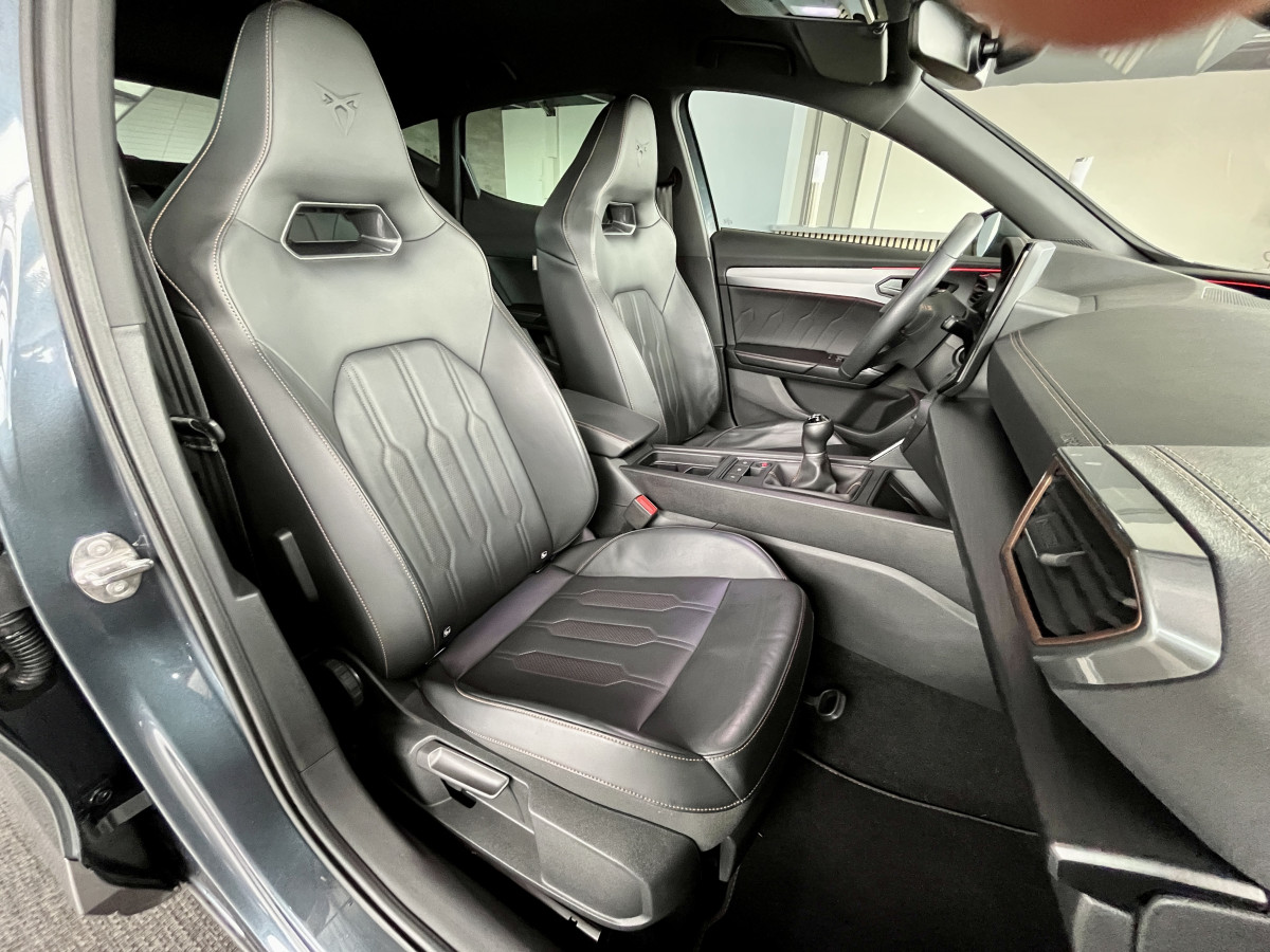CUPRA FORMENTOR 2,0 TDI 150  GPS CAMERA KEYLESS FULL LED APPLE CARPLAY VIRTUAL COCKPIT PARK PILOT DRIVE PROFILE REGULATEUR LIMITEUR JANTES 19 PACK HIVER EXCELLENT ETAT