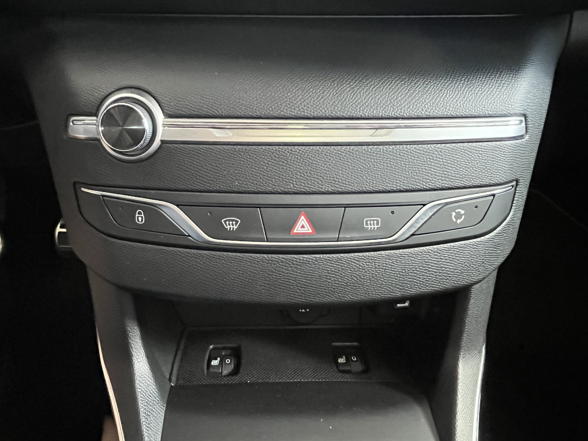 PEUGEOT 308 GTI 1,6 263 PHASE 2 TOIT PANORAMIQUE GPS CAMERA KEYLESS  HIFI DENON REGULATEUR LIMITEUR APPLE CARPLAY DIFFERENTIEL A GLISSEMENT JANTES 19 PARK ASSIST