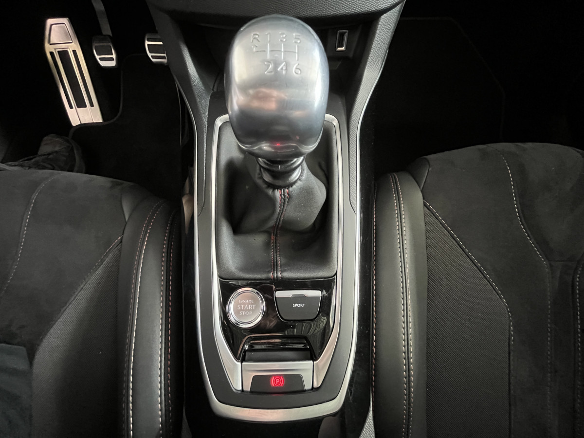PEUGEOT 308 GTI 1,6 263 PHASE 2 TOIT PANORAMIQUE GPS CAMERA KEYLESS  HIFI DENON REGULATEUR LIMITEUR APPLE CARPLAY DIFFERENTIEL A GLISSEMENT JANTES 19 PARK ASSIST