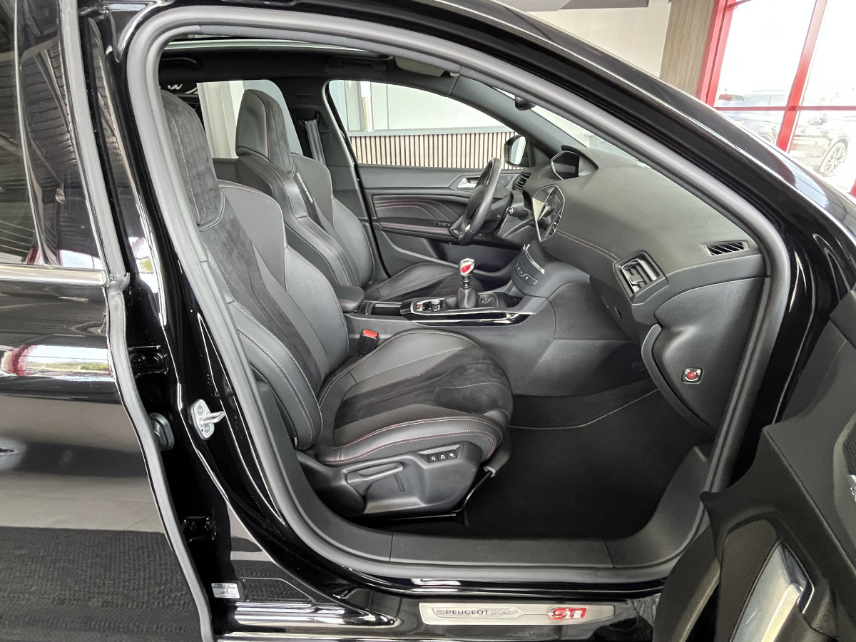 PEUGEOT 308 GTI 1,6 263 PHASE 2 TOIT PANORAMIQUE GPS CAMERA KEYLESS  HIFI DENON REGULATEUR LIMITEUR APPLE CARPLAY DIFFERENTIEL A GLISSEMENT JANTES 19 PARK ASSIST
