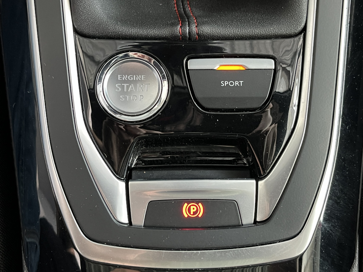 PEUGEOT 308 GTI 1,6 263 PHASE 2 TOIT PANORAMIQUE GPS CAMERA KEYLESS  HIFI DENON REGULATEUR LIMITEUR APPLE CARPLAY DIFFERENTIEL A GLISSEMENT JANTES 19 PARK ASSIST